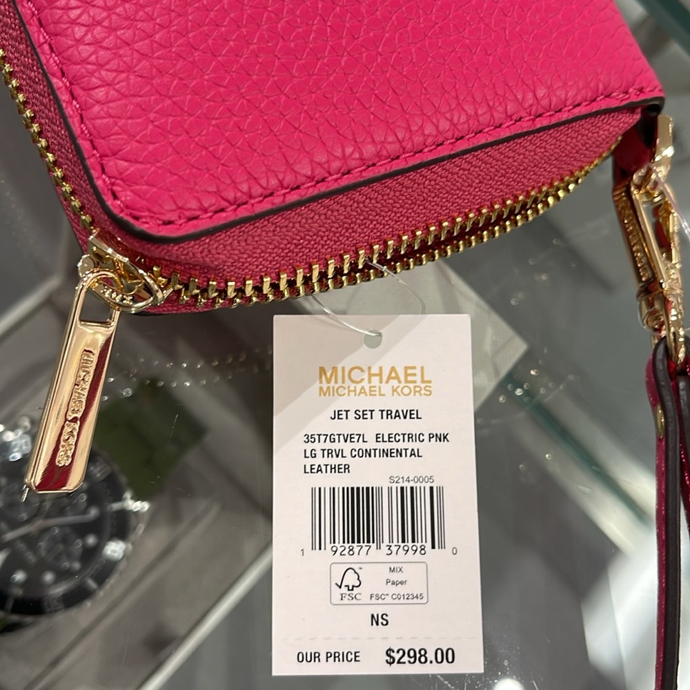 MICHAEL KORS
Leather Continental Wristlet Phone Case Wallet 
Electric Pink 
NWT - Picture 6 of 16